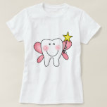 Zahn-Fee-T-Shirts und Geschenke T-Shirt<br><div class="desc">Wenn Sie eine Frau die Lieben die Trommel,  ein entzückender Zahn-Feeentwurf,  der eine Fee mit Flügeln kennzeichnen und ein magischer Wand sind,  der tatsächlich ein Zahn auf Zahn-Fee-T - Shirts,  Bodysuits,  Tassen,  Karten,  Aufklebern,  Schlüsselanhänger,  Taschentaschen und mehr ist.</div>