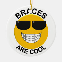 Zahnarzt-Klammern sind coole Verzierung