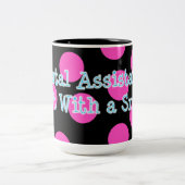 Zahnarzthelfer tun es mit einer Lächeln-Tasse Zweifarbige Tasse (Mittel)