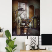 Zahnärztin - Zahnarztpraxis um die 40er Jahre Poster (Heimbüro)