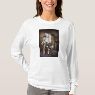 Zahnärztin - Zahnarztpraxis um die 40er Jahre T-Shirt