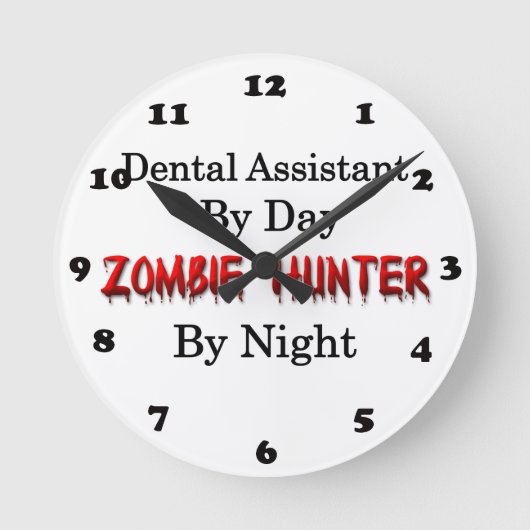 Zahnärztin/Zombie Hunter Runde Wanduhr (Vorderseite)