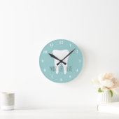 Zahnärztliche Bürouhr mit Zahnlogo Runde Wanduhr (Zuhause)