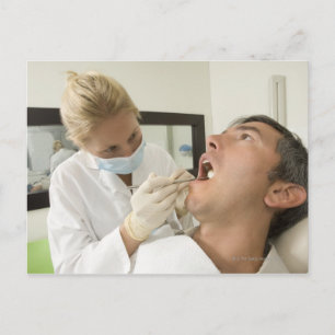 Zahnarztuntersucherin Postkarte