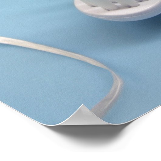 Zahnbürste, Zahnpasta und Floß. Poster (Ecke)