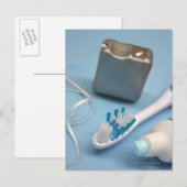 Zahnbürste, Zahnpasta und Floß. Postkarte (Vorne/Hinten)