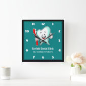 Zahnpflege - Happy Tooth mit Toothbrush Quadratische Wanduhr (Zuhause)