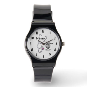 Zahnpfleger der Augenheilkunde beobachten Armbanduhr