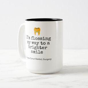 Zahnseide für ein strahlenderes Lächeln Zweifarbige Tasse