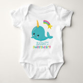 Zaidas Sweetheart Kawaii Narwhal Baby Strampler (Vorderseite)