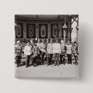 Zar Nicholas II (1868-1918) stehend im Garde Button