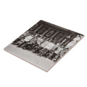 Zar Nicholas II (1868-1918) stehend im Garde Fliese (Seite)