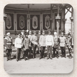 Zar Nicholas II (1868-1918) stehend im Garde Untersetzer