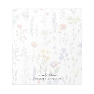 Zarte Blumen des Frühlings und Sommers Wilde Blume Notizblock