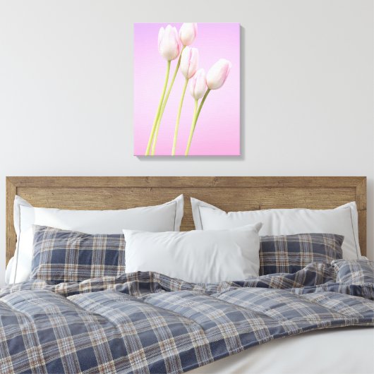 Zarter rosa Tulips gesteppte Leinwand Print (Insitu (Schlafzimmer))