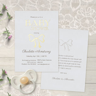 Zarter Staubblauer Eleganter Schleifen-Baby-Einlad Folieneinladung
