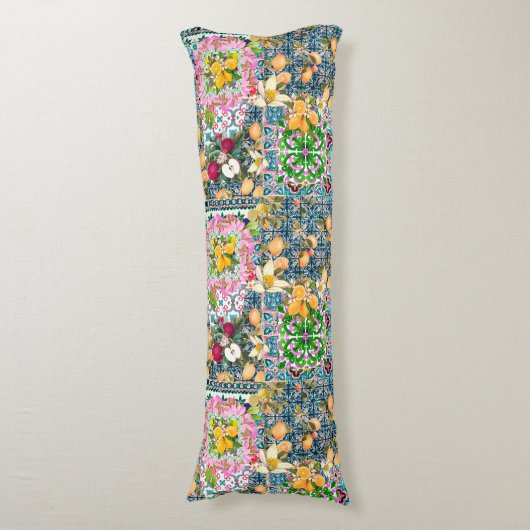 Zartes blaues, sizilianisches Zitrusfliesen Seitenschläferkissen (Vorderseite Vertikal)