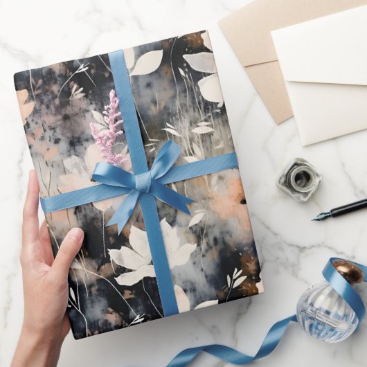 Zartes Blumenmuster Geschenkpapier (Schenken)