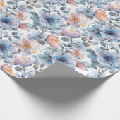 Zartes Blumenmuster in Aquarellfarben in Pastellfa Geschenkpapier (Ecke)