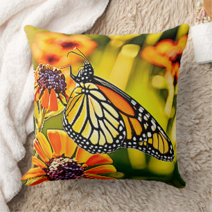 Zartes Monarch Butterfly Bloom Design Kissen