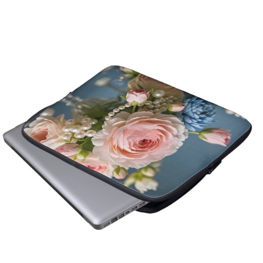 Zartes Rosa Rosa mit Perle in Vase Laptopschutzhülle (Vorne Knopf)