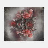 Zauberei | Dunkler Horned Dämon mit leuchtenden ro Fleecedecke (Vorderseite (Horizontal))