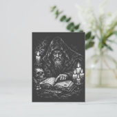 Zauberer studiert das Grimoire — von BurnsInHell Postkarte (Stehend Vorderseite)