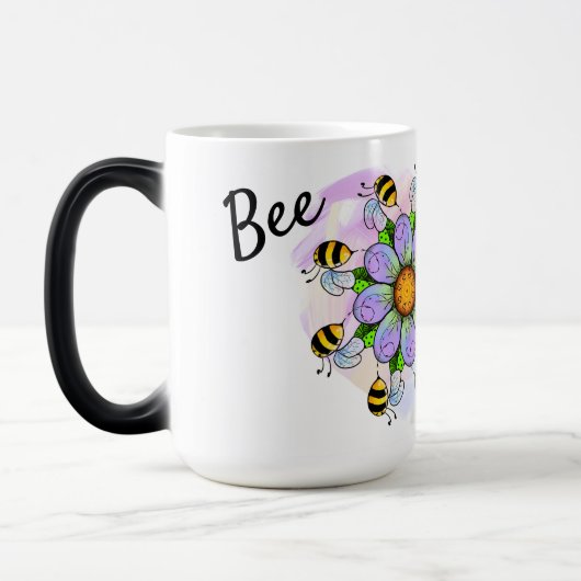 Zauberhaft mit pastellfarbener Tasse (Links)