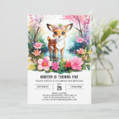 Zauberhafte Fawn Watercolor Woodland Girl Birthday Einladung (Stehend Vorderseite)
