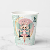 Zauberhafte Fee auf dem schwingenden Kindergeburts Pappbecher (Vorderseite)