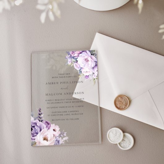 Zauberhafte Lavender Haze Blumenhochzeit Acryleinladungen