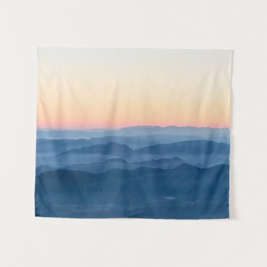 Zauberhafte Nebelschichten Wandteppich (Vorderseite (Horizontal))