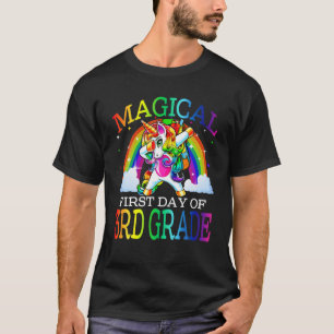 Zauberhafter erster Tag des 3D-Grades Einhorn zurü T-Shirt