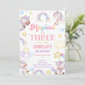 Zauberhaftes Drei-Regenbogen-Einhorn 3. Geburtstag Einladung (Stehend Vorderseite)