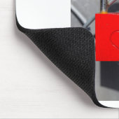 Zaun mit rotem Herzen Mousepad (Ecke)