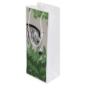 Zebra amongst Leaves Geschenktüte Für Weinflaschen (Rückseite Schrägansicht)