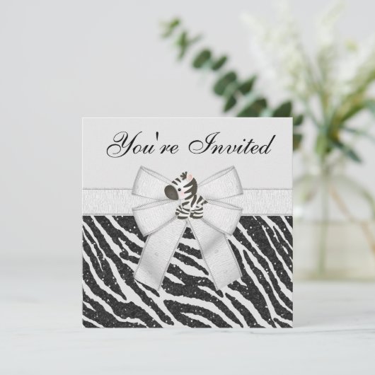 Zebra & Animal Print Black & White Glitzer Party Einladung (Stehend Vorderseite)