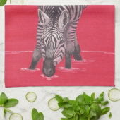 Zebra auf rotem Geschirrtuch (Gefaltet)