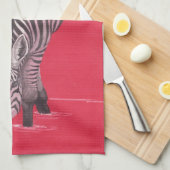 Zebra auf rotem Geschirrtuch (Viertel Falte)