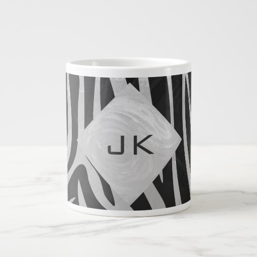 Zebra Black and Light Gray Monogram Jumbo-Tasse (Vorderseite)