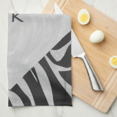 Zebra Black and Light Gray Monogram Küchentuch (Viertel Falte)