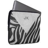 Zebra Black and Light Gray Monogram Laptopschutzhülle (Vorne Rechts)