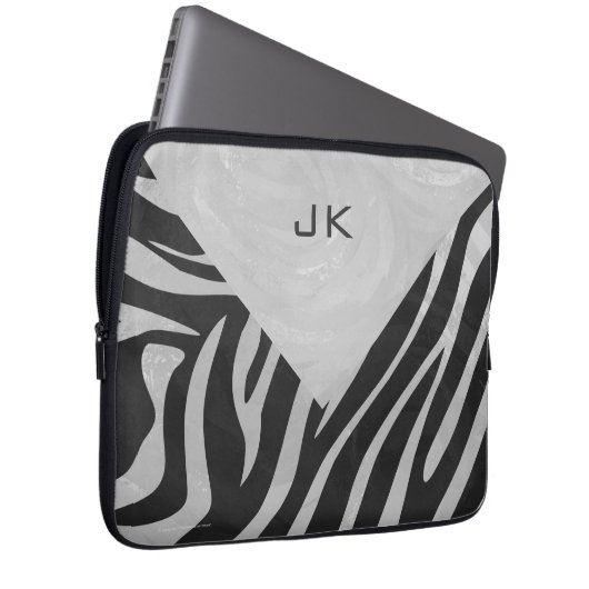 Zebra Black and Light Gray Monogram Laptopschutzhülle (Vorne Rechts)