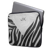 Zebra Black and Light Gray Monogram Laptopschutzhülle (Vorderseite Links)