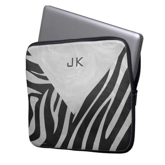 Zebra Black and Light Gray Monogram Laptopschutzhülle (Vorderseite Links)