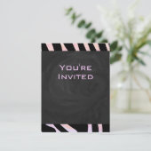 Zebra Black and Pink Monogram Einladung (Stehend Vorderseite)