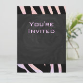 Zebra Black and Pink Monogram Einladung (Stehend Vorderseite)
