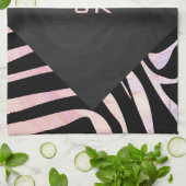 Zebra Black and Pink Monogram Geschirrtuch (Gefaltet)