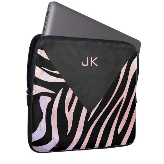 Zebra Black and Pink Monogram Laptopschutzhülle (Vorne Rechts)