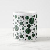 Zebra Black und Green Polka Dot Jumbo-Tasse (Vorderseite)